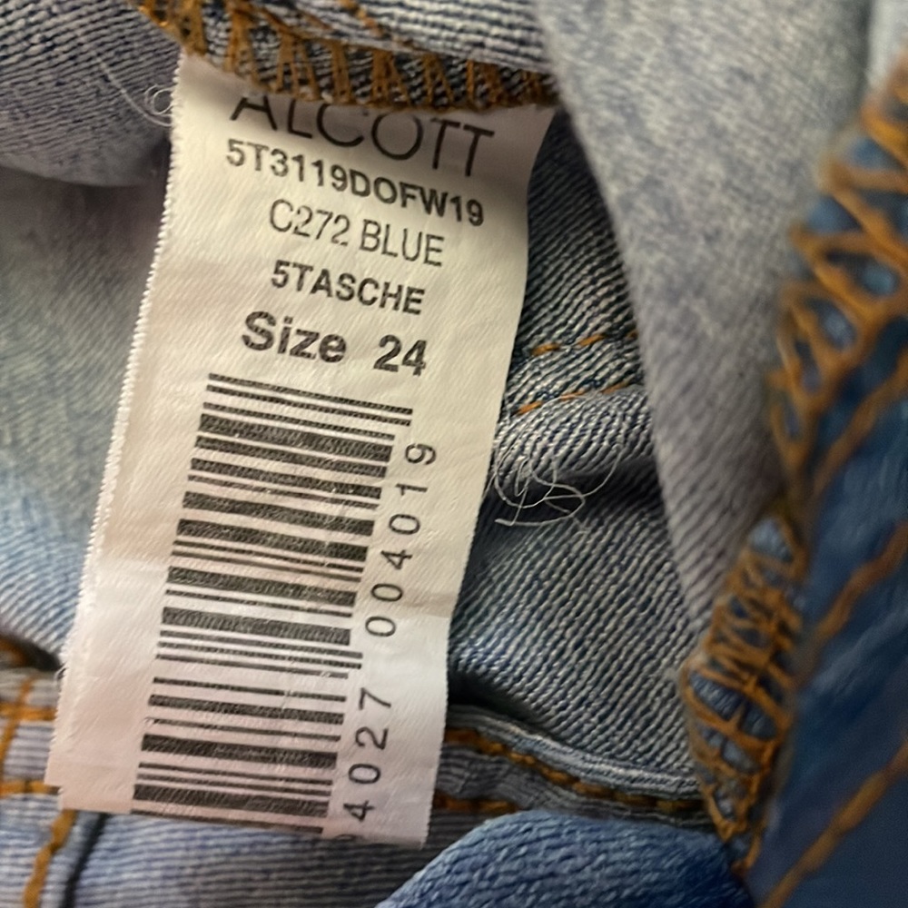 Alcott jeans. Size 24. Barely worn. - Picture 2 of 4